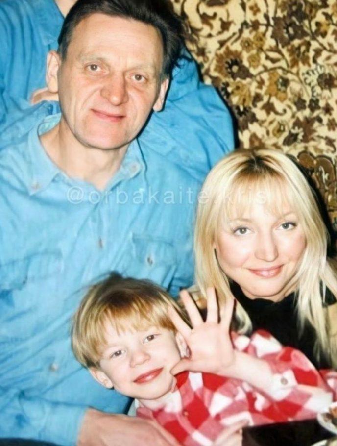 “Меня привлекала свобода: вечеринки, рестораны, а домашняя жизнь с Аллой была в тягость”. Орбакайте обнародовала фото с 81-летним отцом