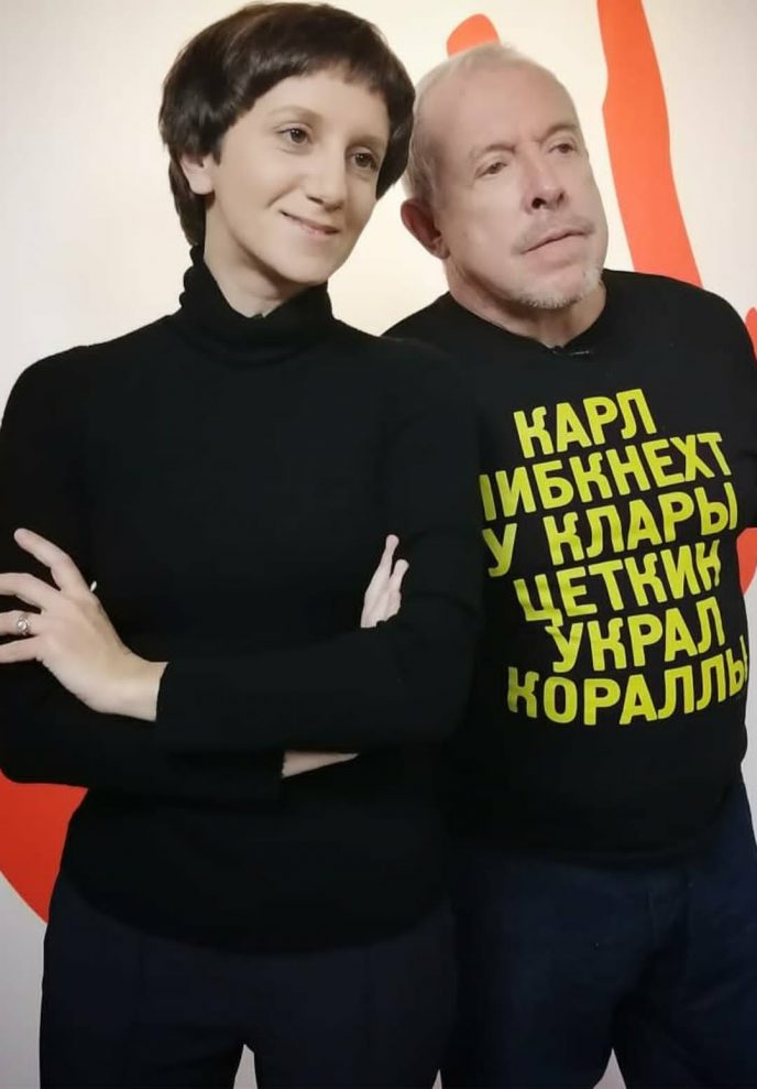 “А тем временем сын, пока отец тут горбатится по америкам, дома берет свой первый приз”. Гордый папа Mакаревич обнародовал фото сына