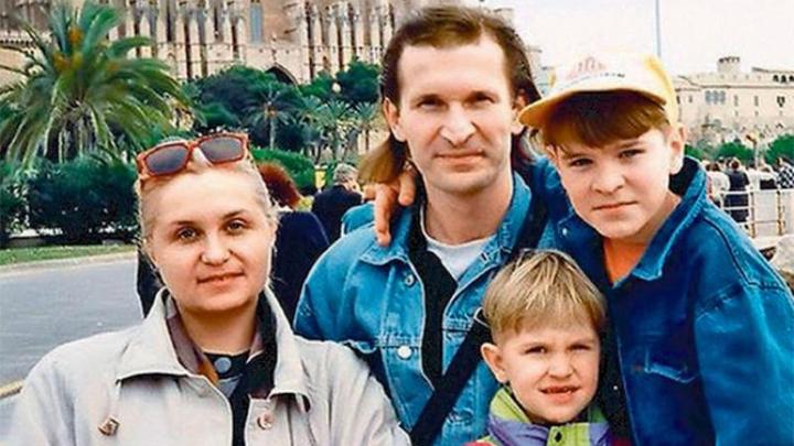 «Не променяли семью на шоу-бизнес»: как выглядят невестки Добронравова, которых поклонники называют настоящими красавицами