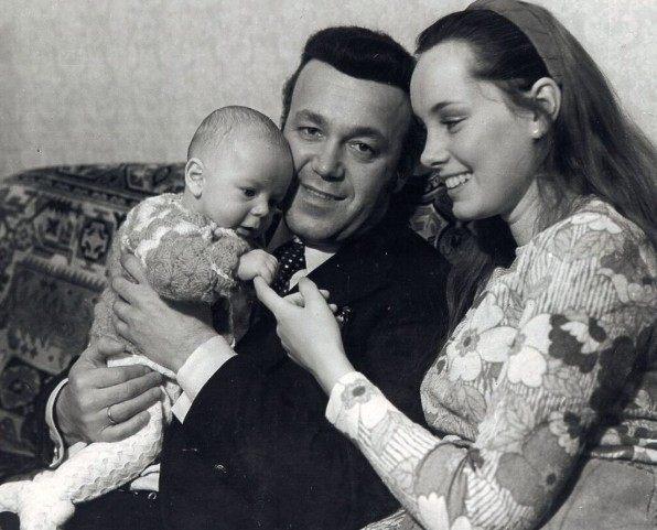 Полвека терпела измены и жёсткий характер: вдова Кобзона после его ухода решилась раскрыть правду о муже-деспоте и властной свекрови