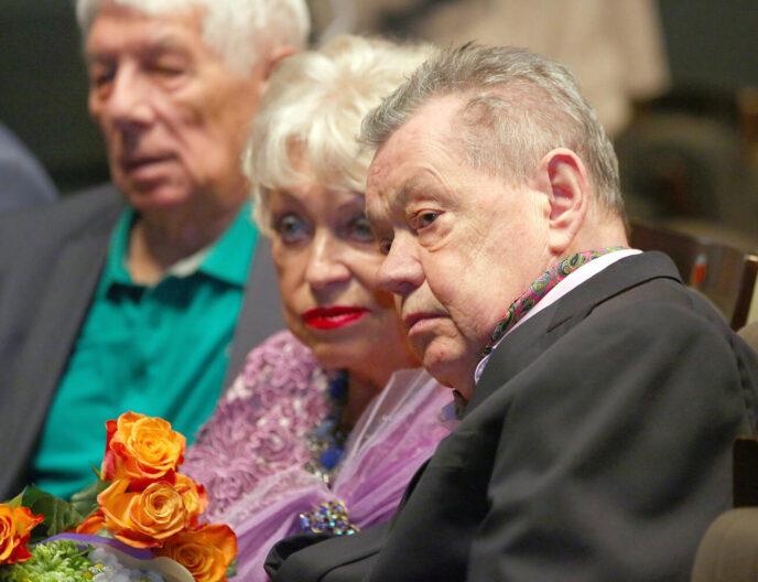 “Иногда чувствую вину перед памятью мужа”. 77-летняя Поргина переехала в Дубай и закрутила роман с молодым мужчиной