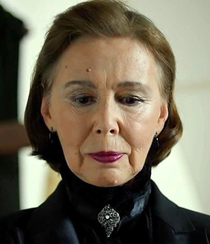 70-летняя Евгения Симонова поразила поклонников своим преображением