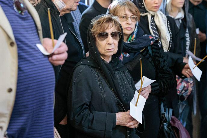 “Немедленно национализировать все, что нажито актрисой за десятилетия славы”. 87-летнюю Ахеджакову хотят пустить по миру на старости лет