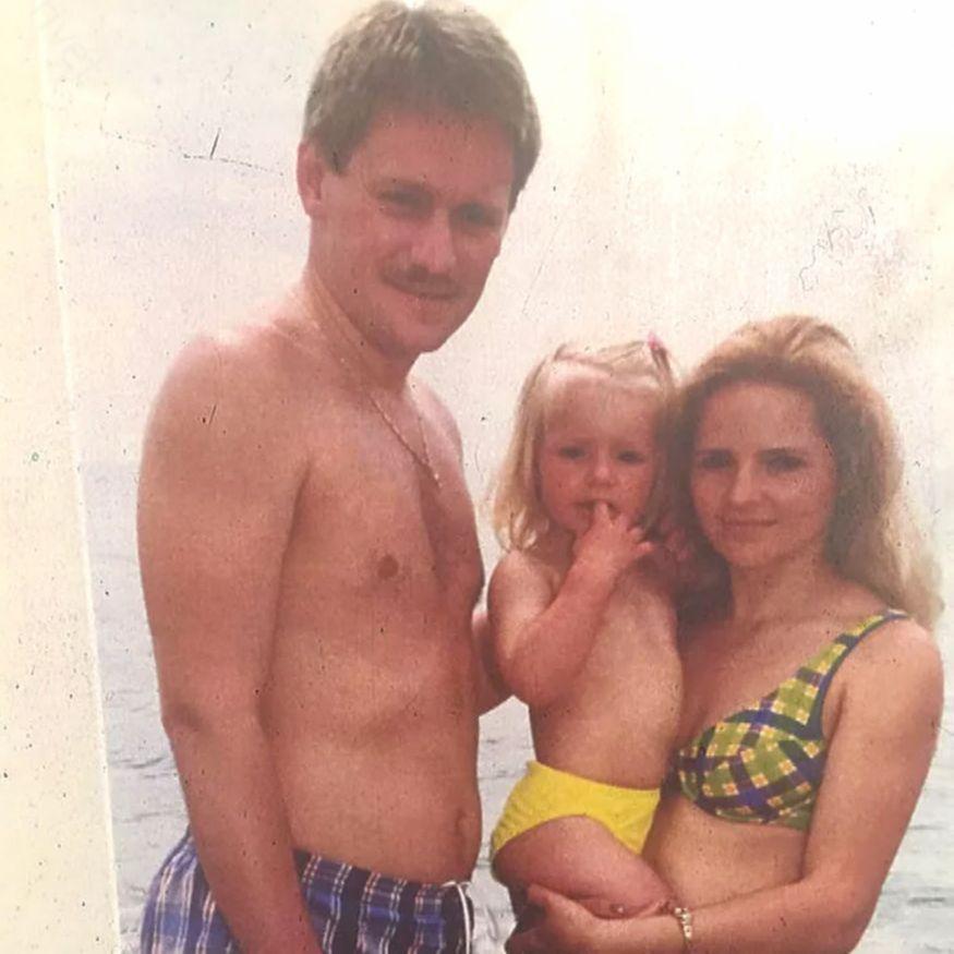 «Мой папа — главный вор России»: как Лиза Пескова бросила чеченца, забеременела в третий раз за 3 года, повышает демографию, но не России
