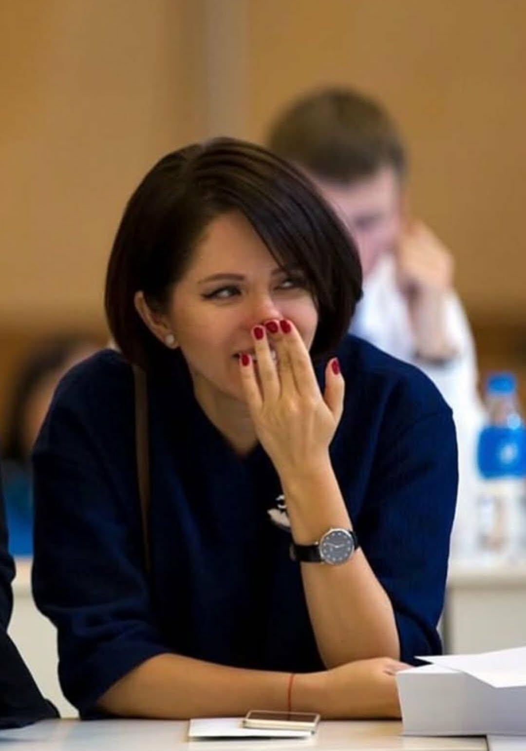 Те же черты лица, интонации и даже тембр голоса. В Сети бурно обсуждают видеоролик с участием Виктории Ворожбит