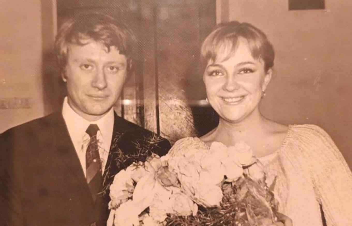 Ему — 68, а ей всего 22: Почему жена Миронова скрывала свою настоящую любовь всю жизнь